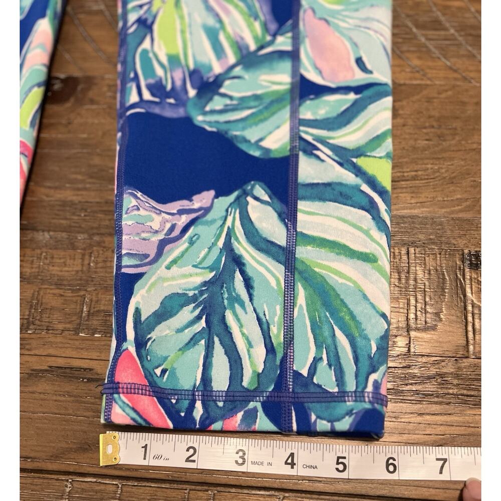 Lilly Pulitzer Leaf Print Pattern Women’s Leggings Size Medium EUC Gym Jogging - Picture 4 of 10